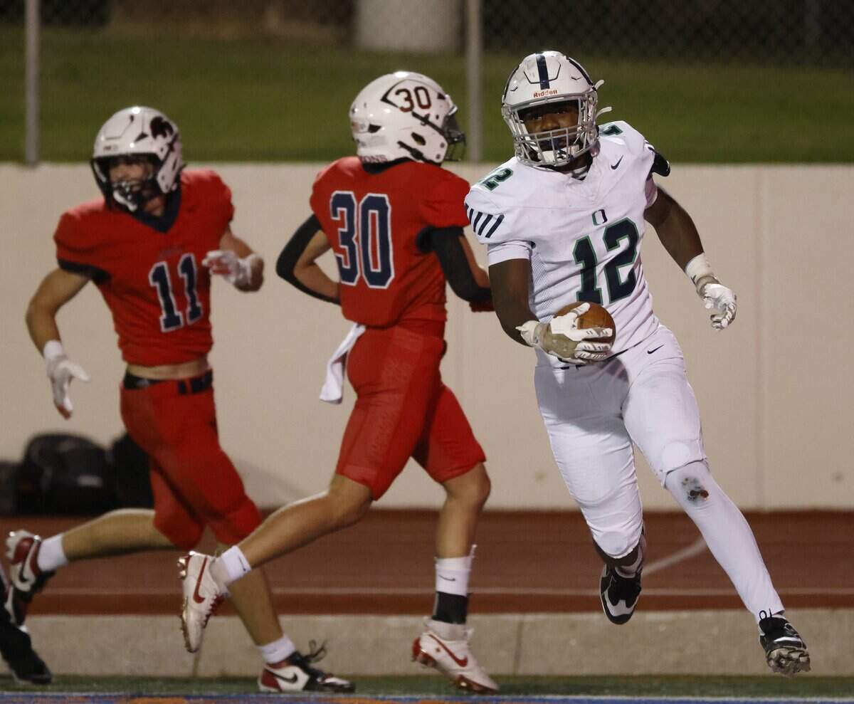 The touchdown by Oakridge end Joshua Dees (12) was called back on a penalty during the first half of the SPC 2025 3A Football Championship football game between The Oakridge School and Fort Worth Country Day at Mavericks Stadium in Arlington, Texas, Saturday Nov. 08, 2025.