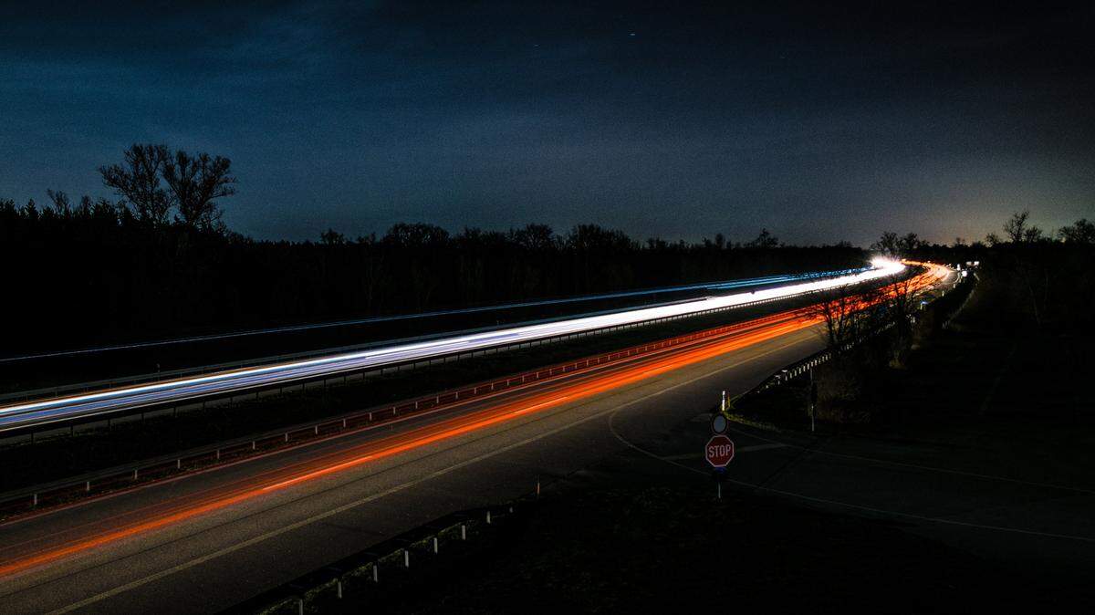 Texas law sets the maximum posted speed limit at 70 mph, but there are a few exceptions.