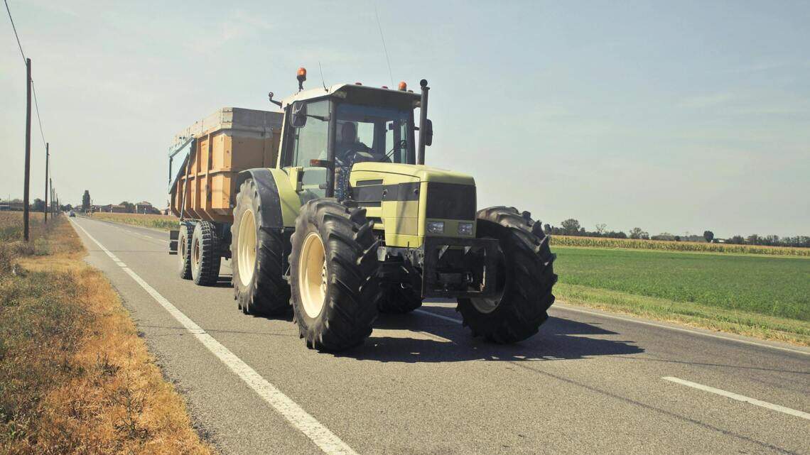 Can you actually drive your tractor on a Texas road in traffic? This is what the law says