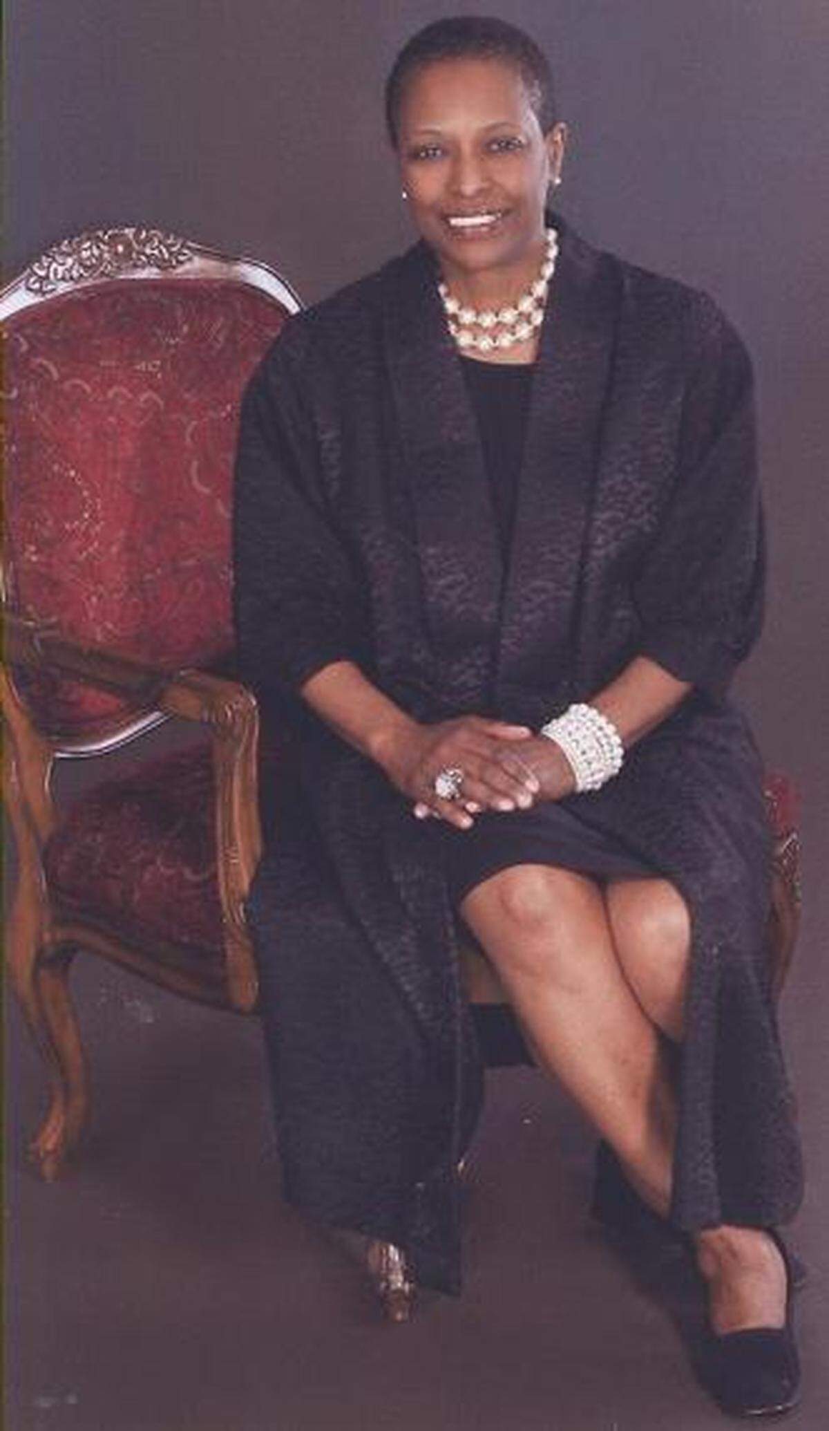 Jennifer Giddings Brooks has held leadership roles in schools in Tarrant County and on nonprofit boards.