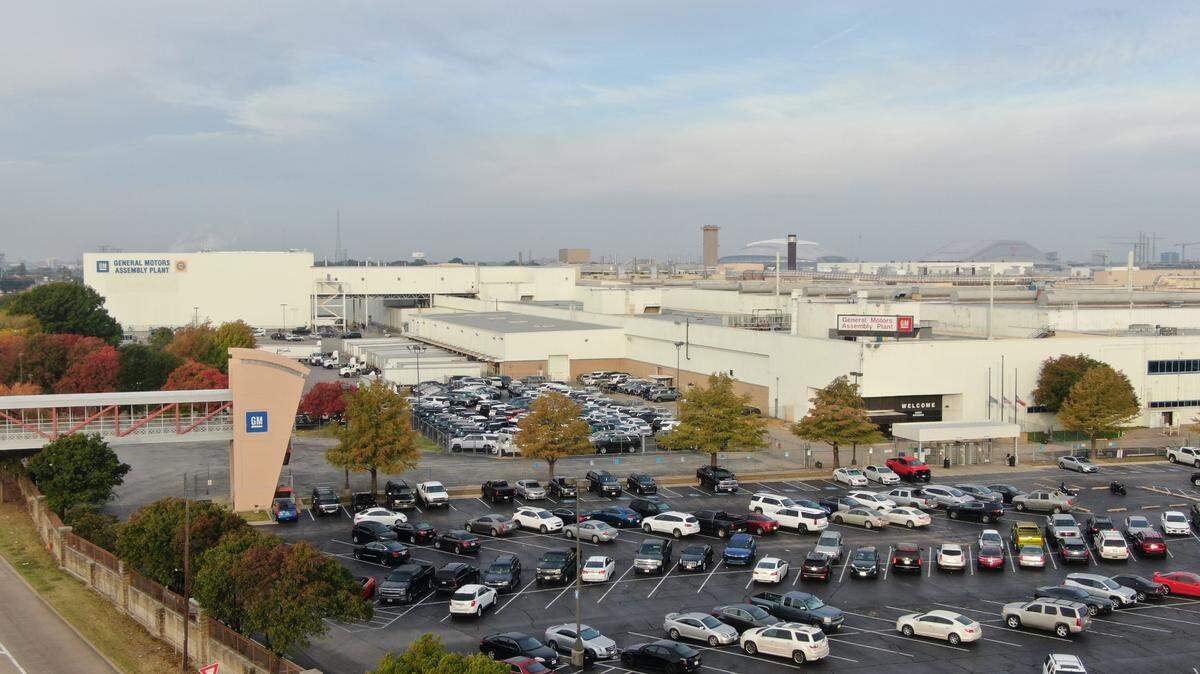 General Motors Arlington Assembly employs 5,600 people in North Texas.
