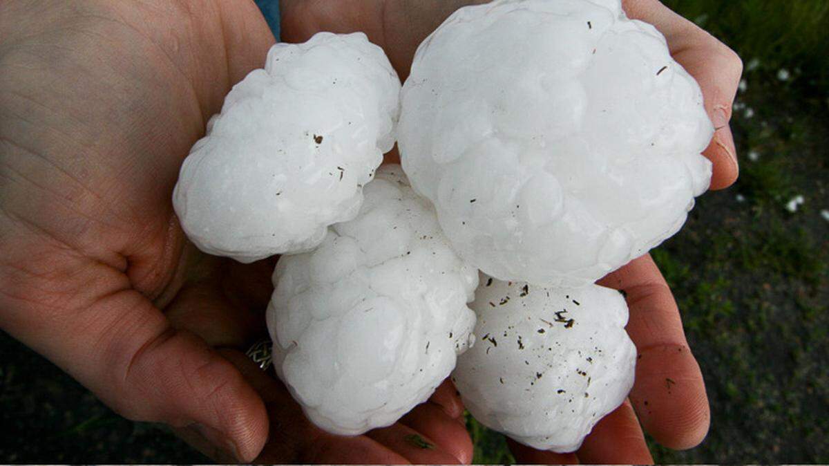 Examples of different sized hail stones.