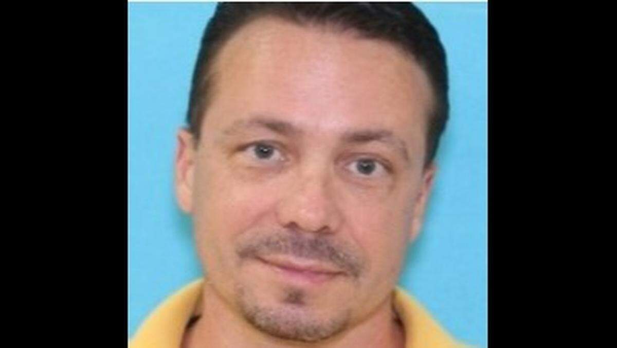 Texas authorities said they were looking for Charles Estep, 50, in connection with the abduction of an 8-year-old girl.
