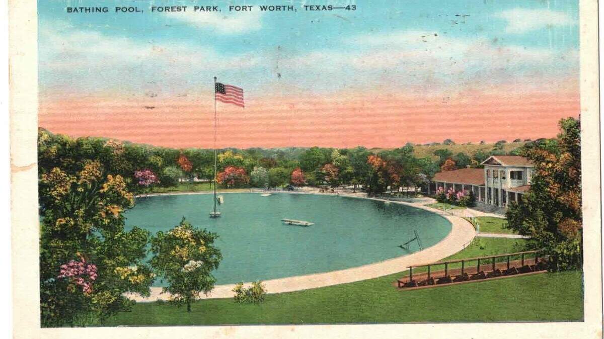The original Forest Park Pool, built in 1922, was so picturesque it was featured on this popular post card. The circular pool had 250-foot diameter with a beachfront entry that reached a depth of 8 feet in the middle, where there were diving boards, a water slide, and a flagpole.