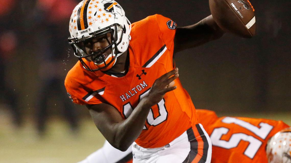 HaltomÕs Adam Hill (10) scrambled for a touchdown in the second quarter. The Richland Rebels played the Haltom Buffalos at Birdville FAAC stadium in North Richland Hills Friday, October 25, 2019.