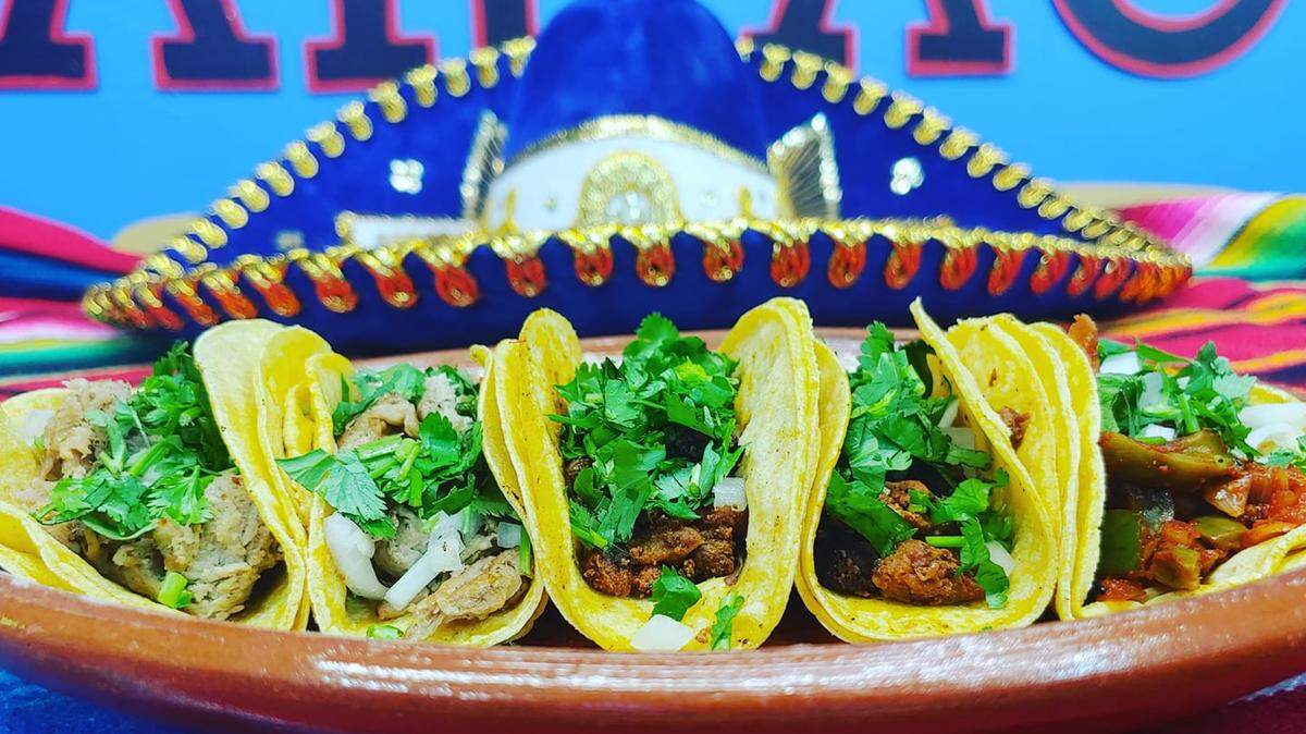 Mariachi’s Dine-In offers a full menu of regular or vegan-protein street tacos.