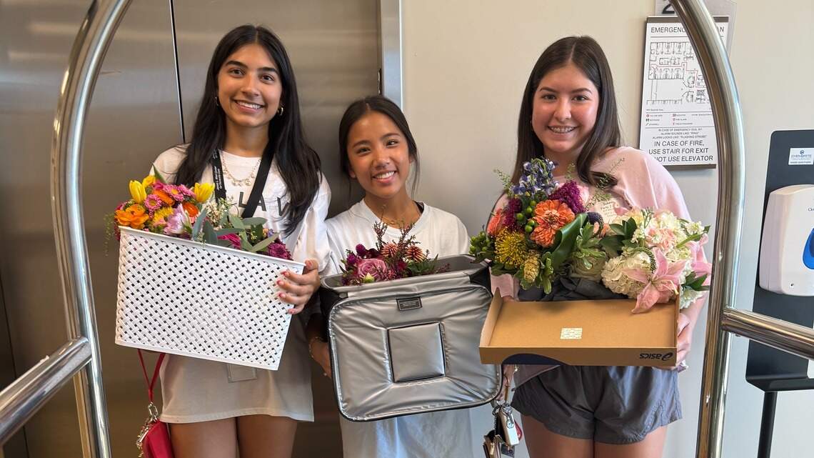 North Texas teen shows dementia patients she cares through flower initiative