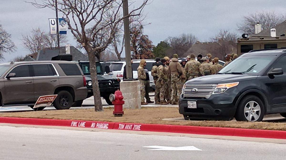 ‘Pray for those who are there.’ Colleyville residents express shock over standoff