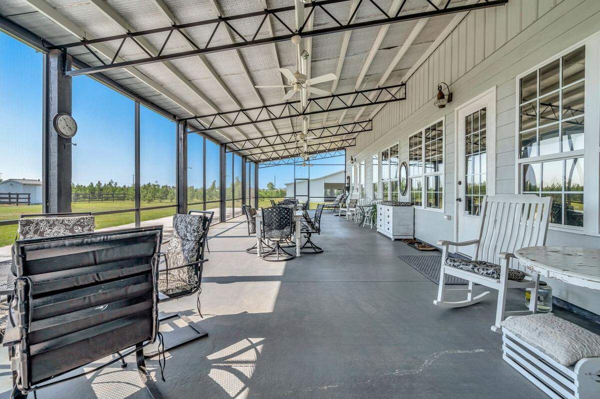 Porch area