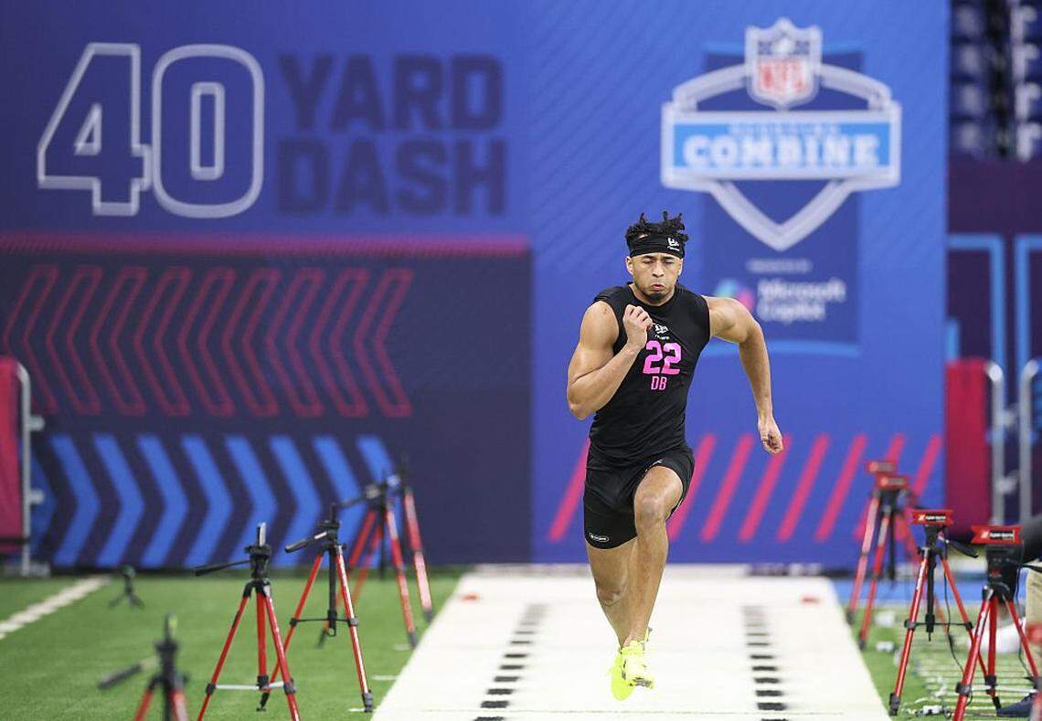 INDIANAPOLIS, INDIANA - FEBRUARY 27: Devin Moore of the Florida Gators participates in the 40-yard dash during the 2026 NFL Scouting Combine at Lucas Oil Stadium on February 27, 2026 in Indianapolis, Indiana. (Photo by Stacy Revere/Getty Images)