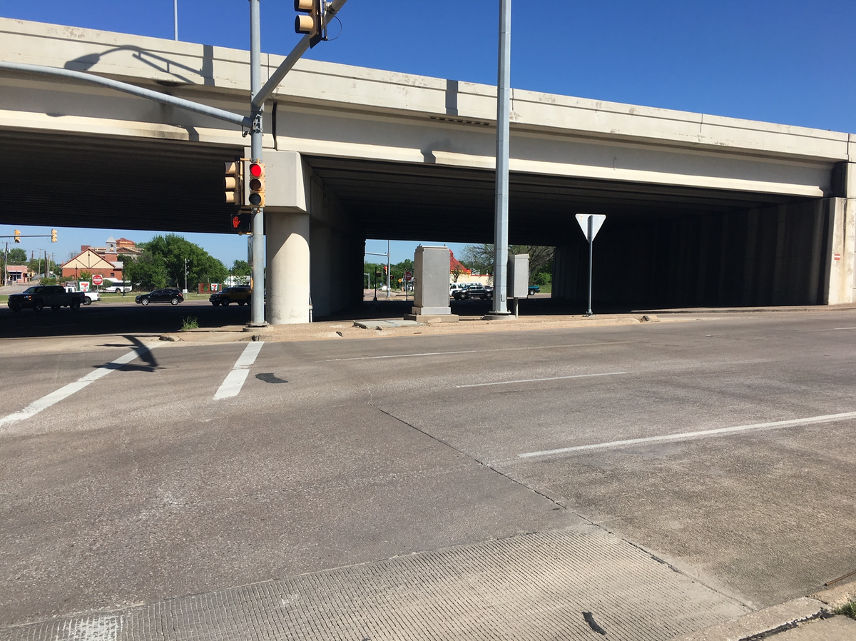 Rosedale Street underpass at Interstate 35.