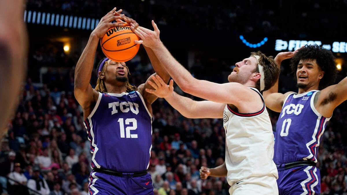 Gonzaga forward Drew Timme (right) scored 28 points in the Bulldogs’ win against TCU on Sunday night in the second round of the NCAA Tournament.