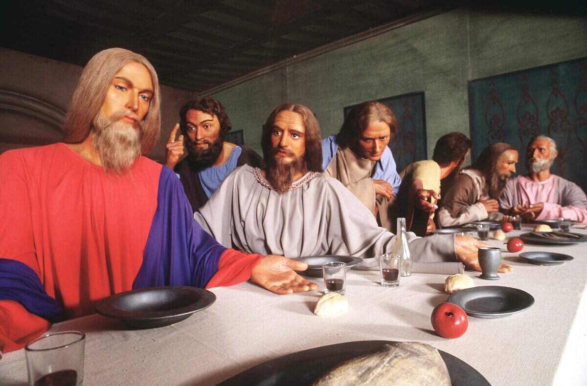Katherine Stubergh’s 1957 wax sculpture of “The Last Supper” is displayed in Fort Worth.