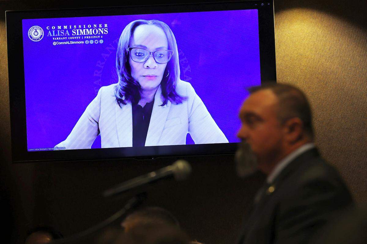 Tarrant County Commissioner Alissa Simmons addresses Tarrant County Election Administrator Clint Ludwig during a special meeting at the Tarrant County Commissioners Court on Thursday, Sept. 12, 2024.