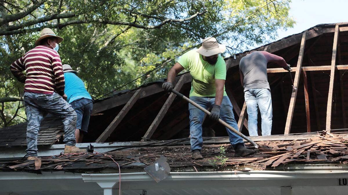 If Greg Abbott says there’s an “invasion” at the southern border, then you better not pay anyone who profits from it.