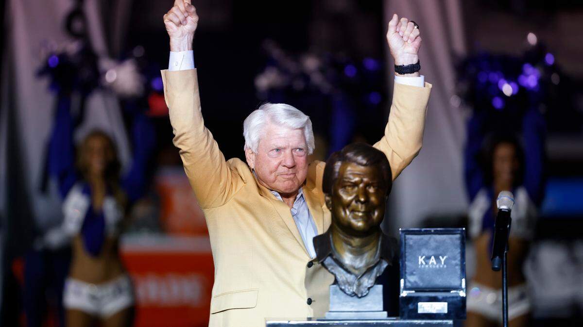Former coach Jimmy Johnson says the Dallas Cowboys have a key element that winning teams need.