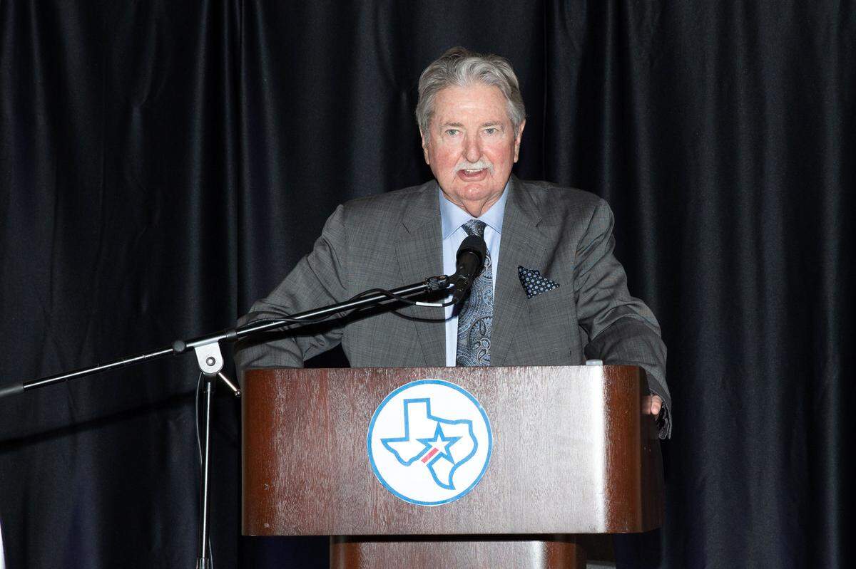 Long time sports columnist Randy Galloway, who worked 32 years at the Dallas Morning News and 17 at the Fort Worth Star-Telegram, told several humorous stories during his induction into the Texas Sports Hall of Fame Saturday in Waco.
