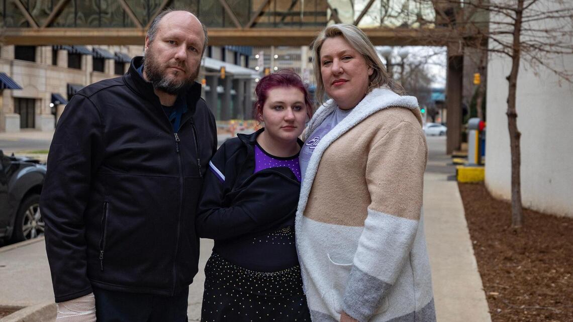 Families say Texas failed to help after closing Fort Worth clinic, leaving teens in need