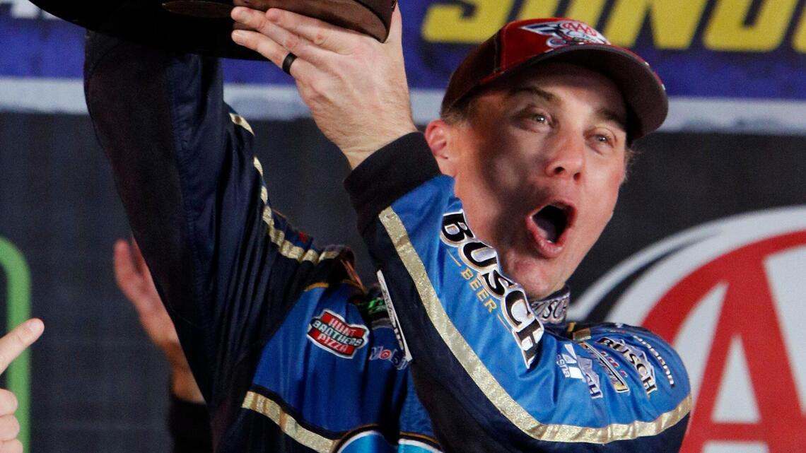 Kevin Harvick wins AAA Texas 500 at Texas Motor Speedway; teammates round out top 3