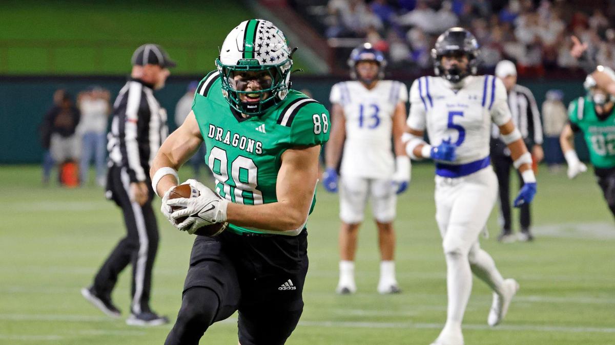 Carroll tight end Jack Van Dorselaer (88) is one of the Class 6A players to watch.