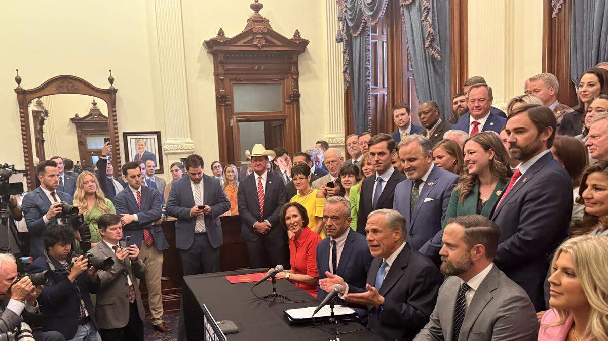 Texas Gov. Greg Abbott was joined by U.S. Health and Human Services Secretary Robert F. Kennedy Jr. at the Texas Capitol on Aug. 27 for a bill signing ceremony.