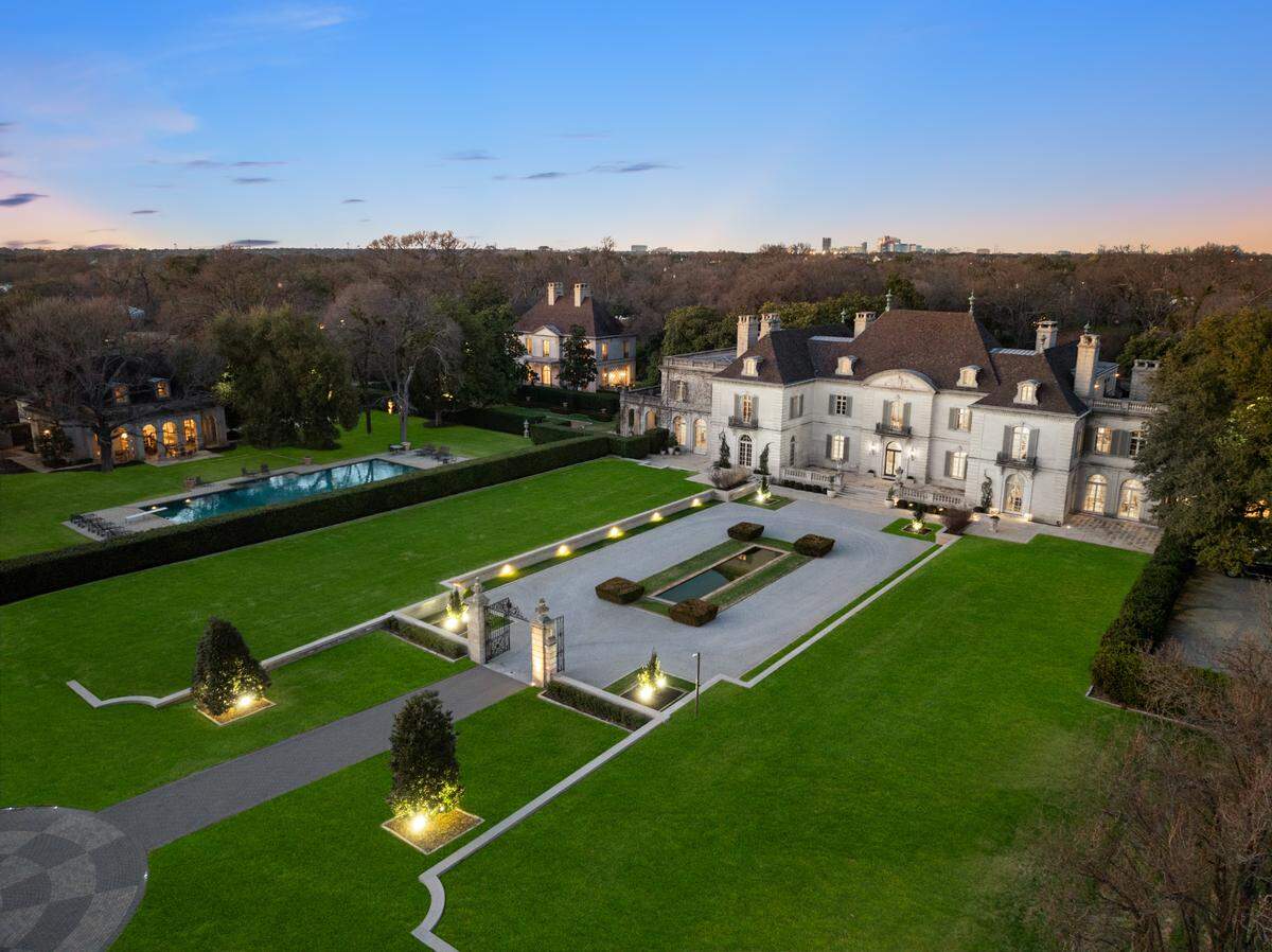 For most homes, the pool itself is the showstopper. At the Crespi Estate, the (still luxurious) swimming pool and pool house is a side character to the grand property.