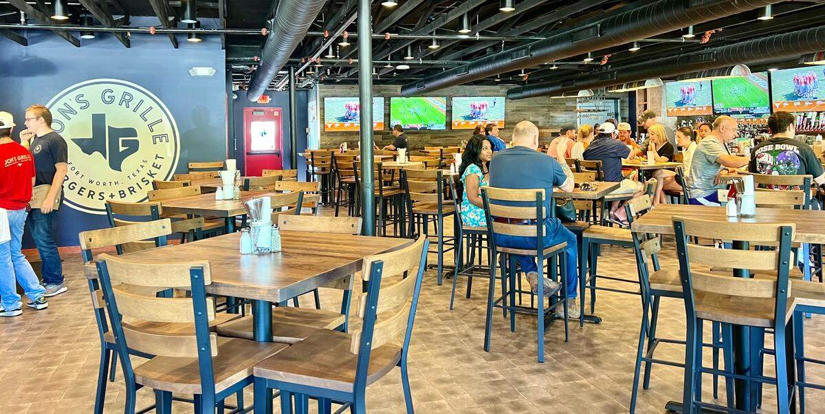 Jon’s Grille is a hamburger and barbecue restaurant near TCU.