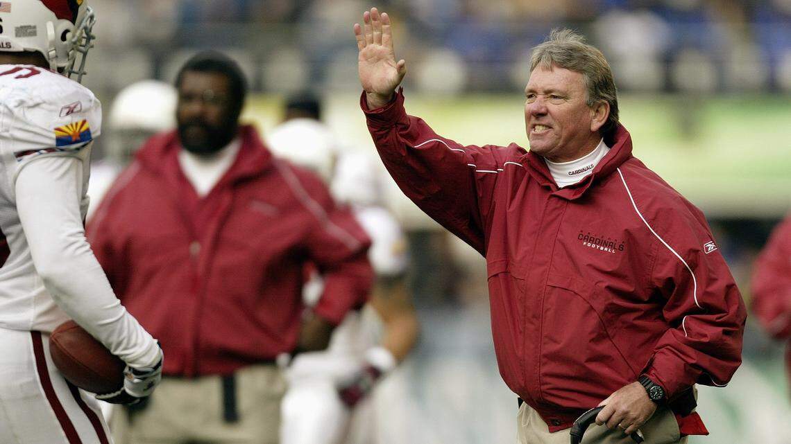 Former TCU football player & NFL head coach Dave McGinnis has died