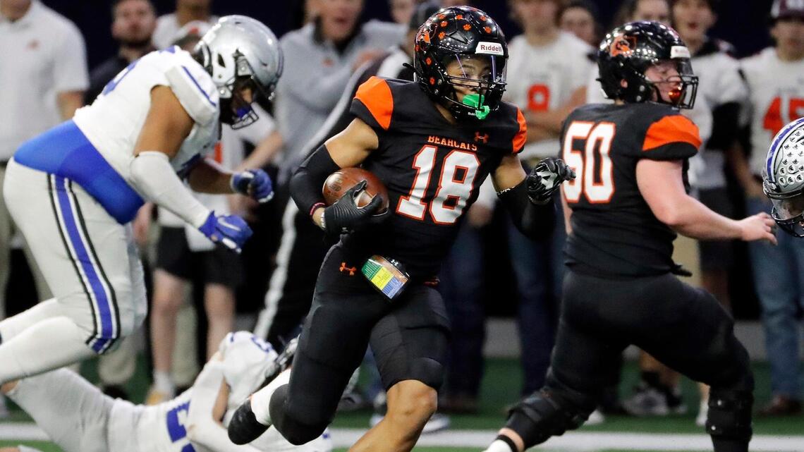 Aledo gets a challenge from Burleson Centennial, but pulls away late to advance