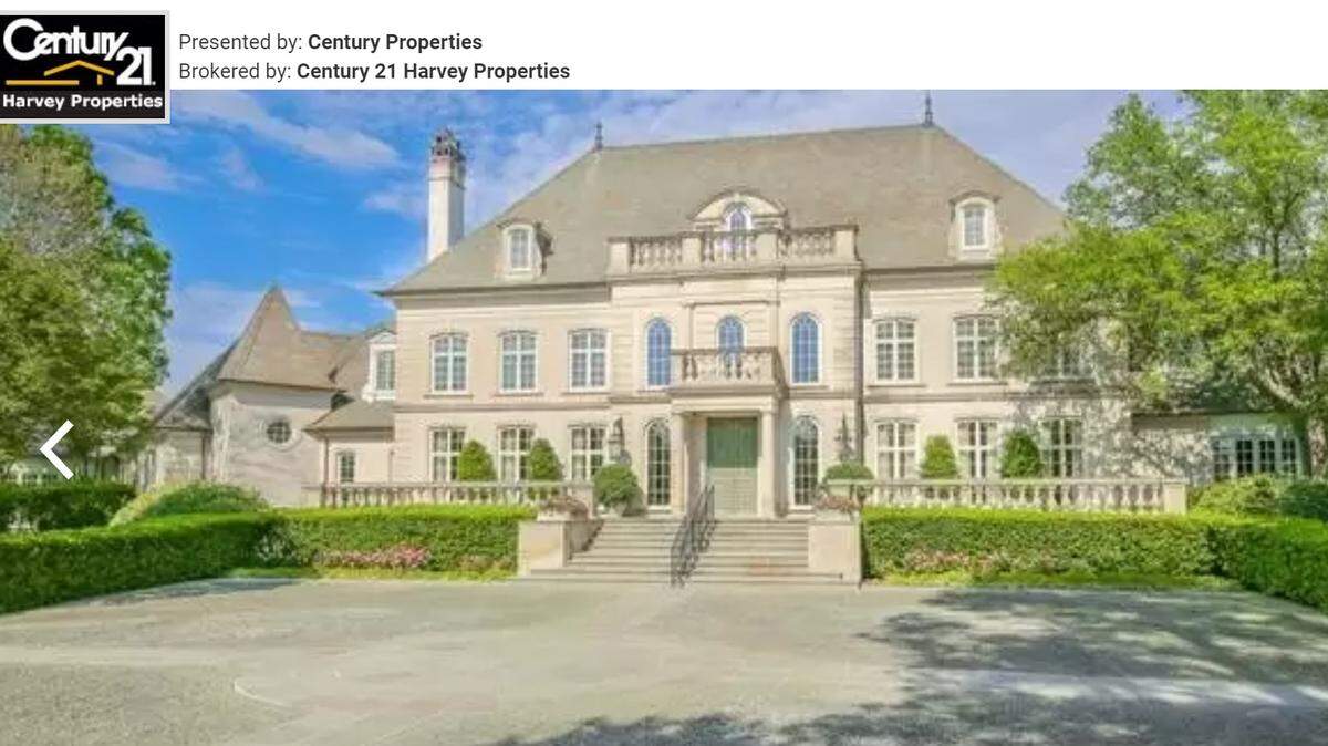A Pittsburg, Texas, mansion once owned by chicken tycoon Lonnie “Bo” Pilgrim is on the market for $4.995 million.