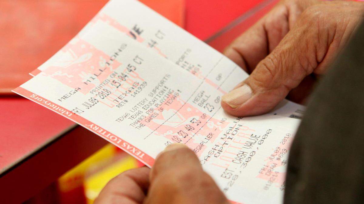 Eight Illinois lottery players have won more than $10 million from draw games in recent years.