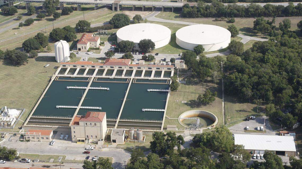 Aerial photograph shows the Holly Water Treatment Plant west of downtown Fort Worth on Aug. 18, 2009.