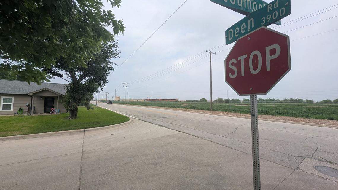 The proposed batch plant would be next to homes and 1,200 feet from a school. That’s well within state requirements. 