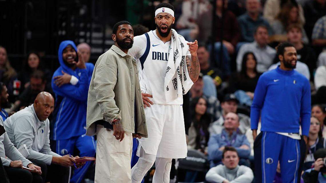 Dallas Mavericks trade superstar in megadeal involving 8 players, 5 draft picks
