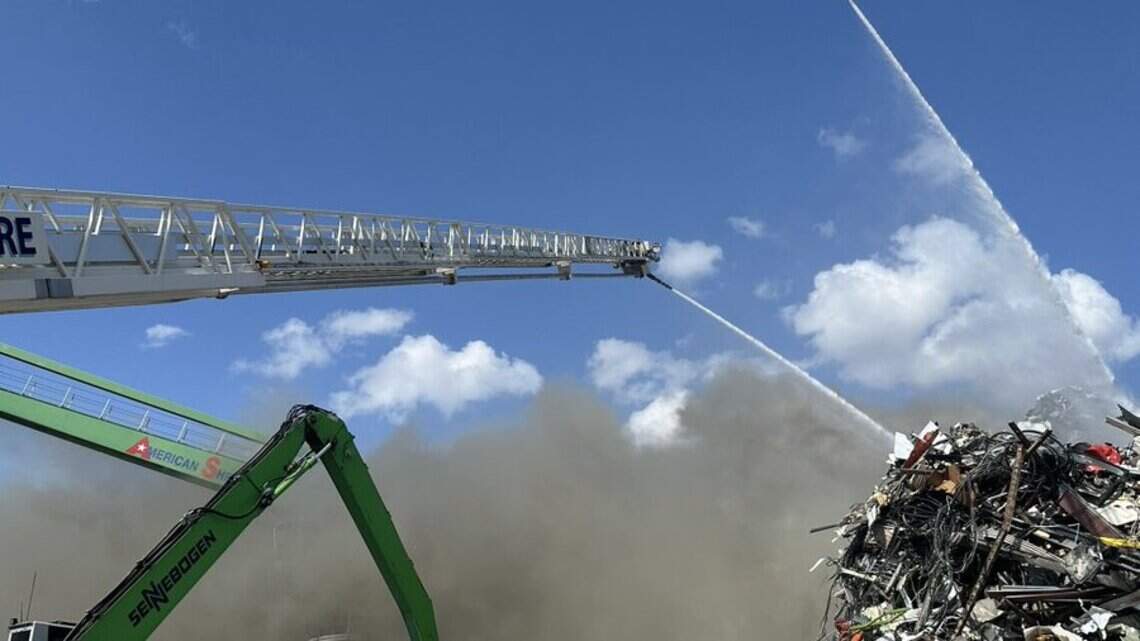 Fire reported at Fort Worth metal scrap yard | Fort Worth Star-Telegram