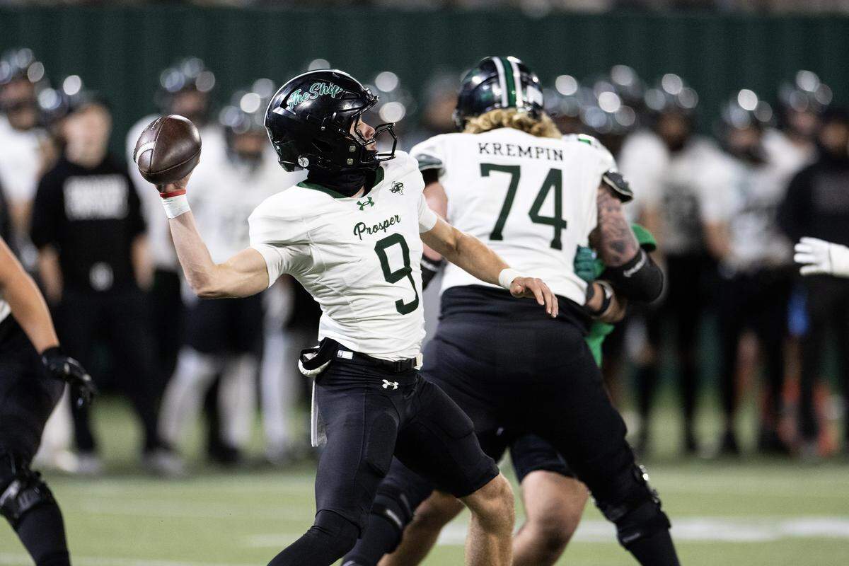 Prosper quarterback Braeden Imhoff (9) throws a pass in the first half of the UIL Division II Regional playoff game at Choctaw Stadium in Arlington on Friday, Nov. 28, 2025.