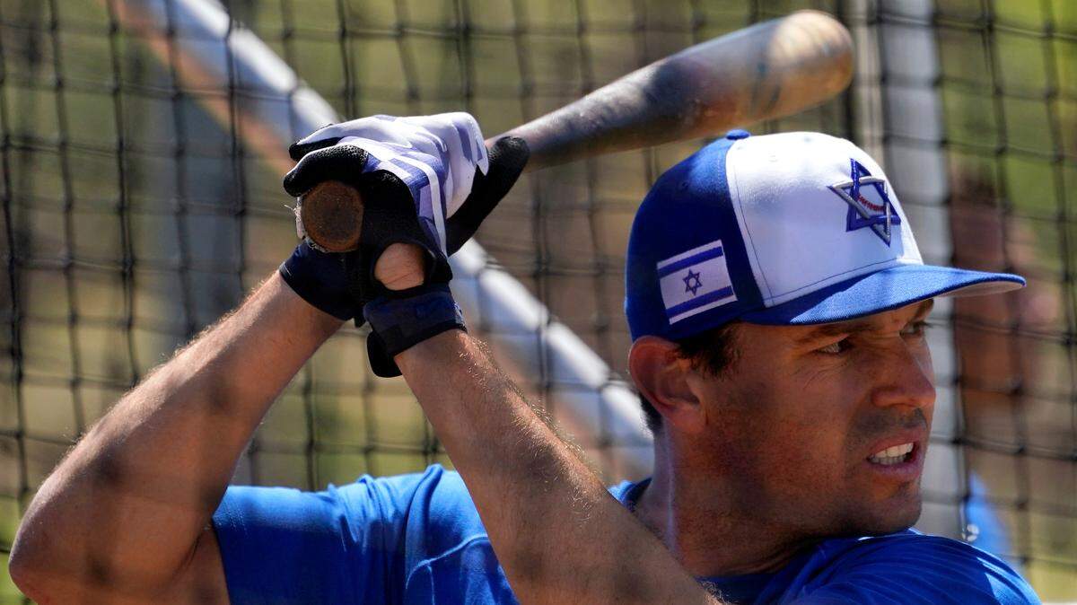 Israel Olympic baseball player Ian Kinsler takes batting practice at Salt River Fields spring training facility, Wednesday, May 12, 2021, in Scottsdale, Ariz. Israel has qualified for the six-team baseball tournament at the Tokyo Olympic games which will be its first appearance at the Olympics in any team sport since 1976. (AP Photo/Matt York)