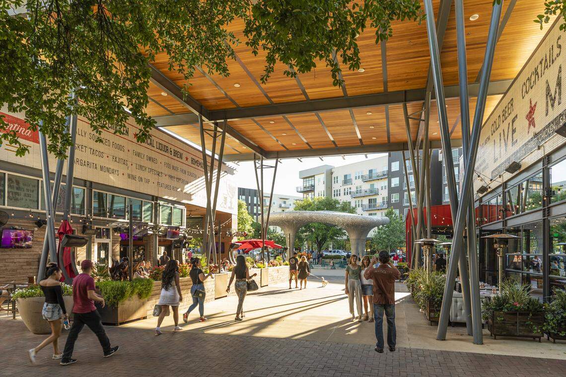 Referred to as Austin’s “second downtown,” The Domain is a a massive mixed-use development home to luxury shops, offices of major tech companies and over 2,000 housing units. Endeavor Real Estate Group has led development of the property for over two decades.