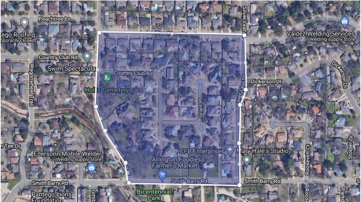 Se pidió a los habitantes que evitaran la zona que se muestra en el mapa durante un enfrentamiento de la policía con una sospechosa armada en un barrio de Pantego, el jueves 6 de abril de 2023.