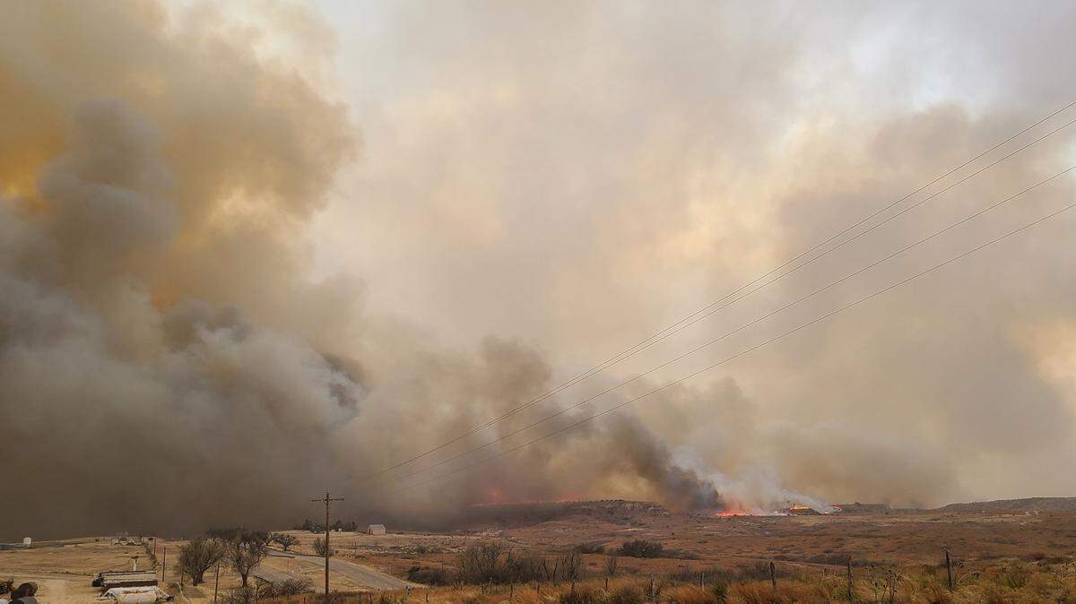 The Canadian River Bottom Fire in Roberts and Hemphill counties, spanning 39,568 acres, is 40% contained.