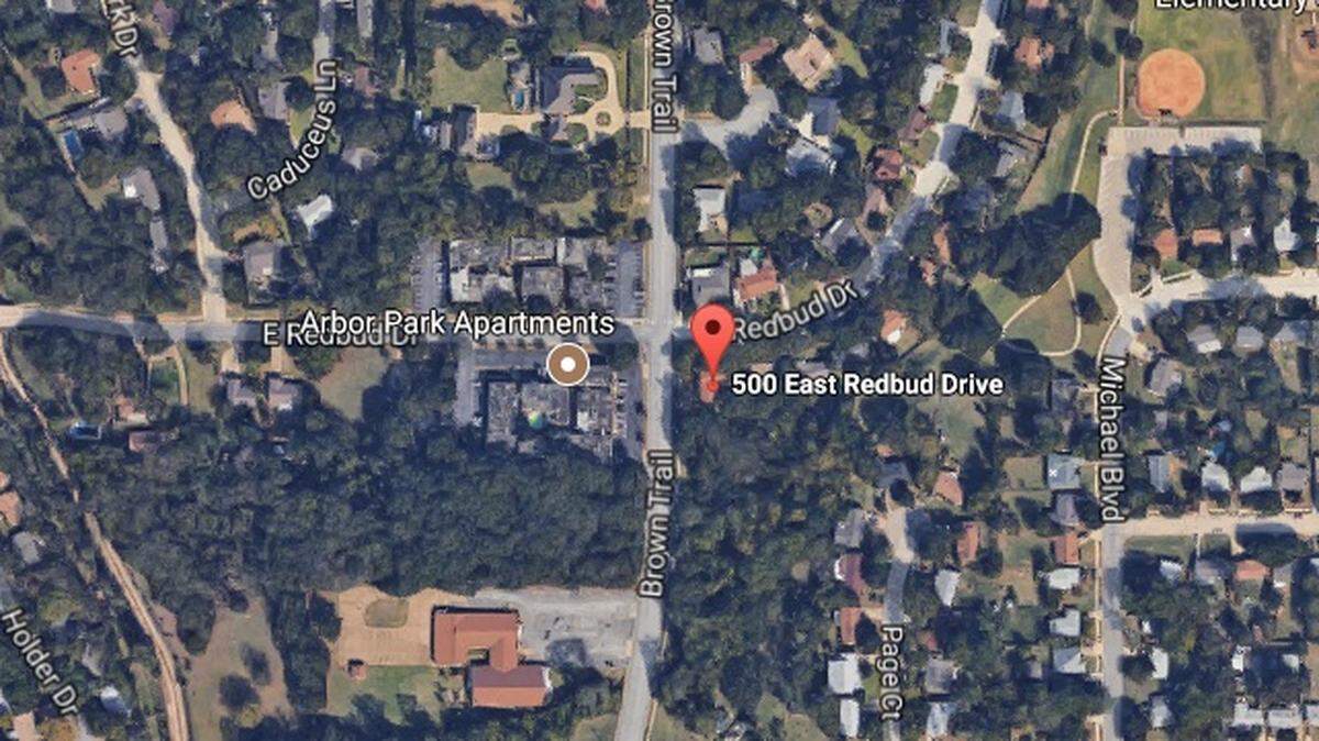 Students from Hurst Junior High School reported to the Hurst Police Department that a naked man walked past them as they headed to school on Wednesday (Nov. 15) morning.