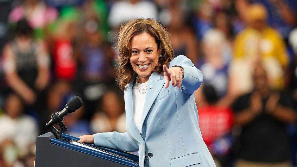 Tuesday, July 30, 2024; Atlanta, Ga; Vice President Kamala Harris points toward Atlanta Mayor Andre Dickens during a presidential campaign rally on Tuesday, July 30, 2024 at the Georgia State Convocation Center in Atlanta, Ga.