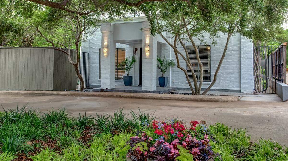 The home at 3433 W 4th Street is open Sunday, August 4 from 2 to 4 p.m.   