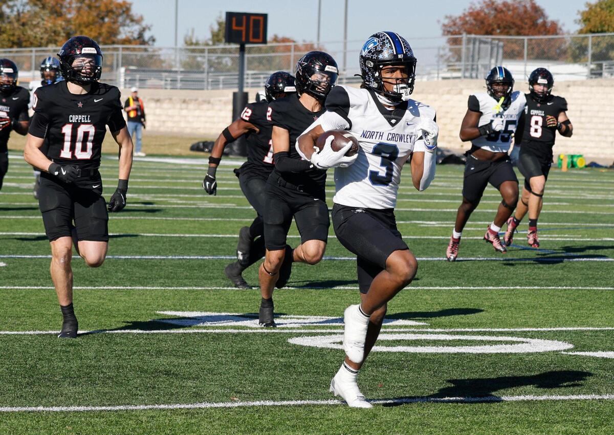 North Crowley wide receiver Kevin Moore (3) takes the ball to the house on the first play from scrimmage during the UIL District 6A D1 Regional football game at Vernon Newsom Stadium in Mansfield, Texas, Saturday, Nov. 30, 2024.