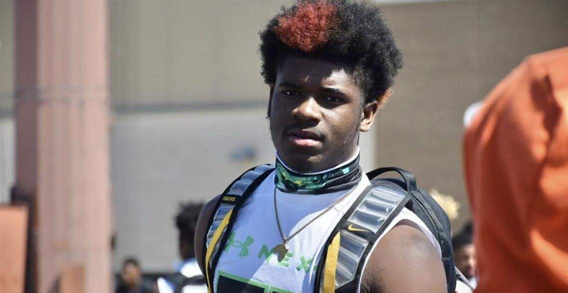 Arlington Sam Houston tight end Lafayette Kaiuway.