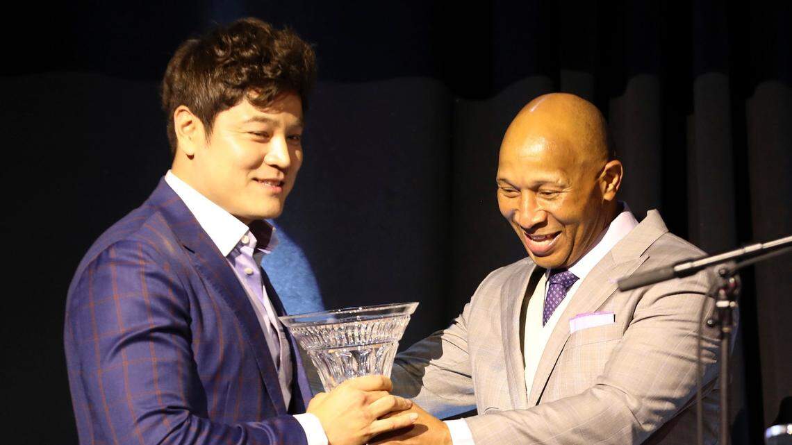 Third-base coach Tony Beasley presented Shin-Soo Choo in January with the Rangers Player of the Year Award. On Thursday, Opening Day, Choo was out of the starting lineup.