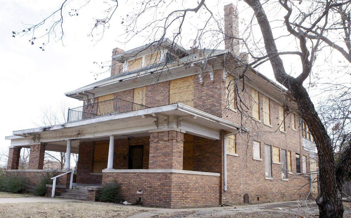The historic Dillow House in Fort Worth is photographed on Thursday, January 10, 2013.