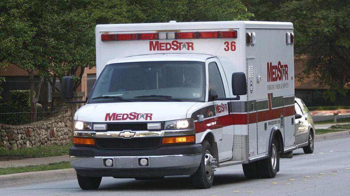 A 28-year-old woman who crashed into a trailer truck Saturday night in Fort Worth died Monday morning, authorities say.