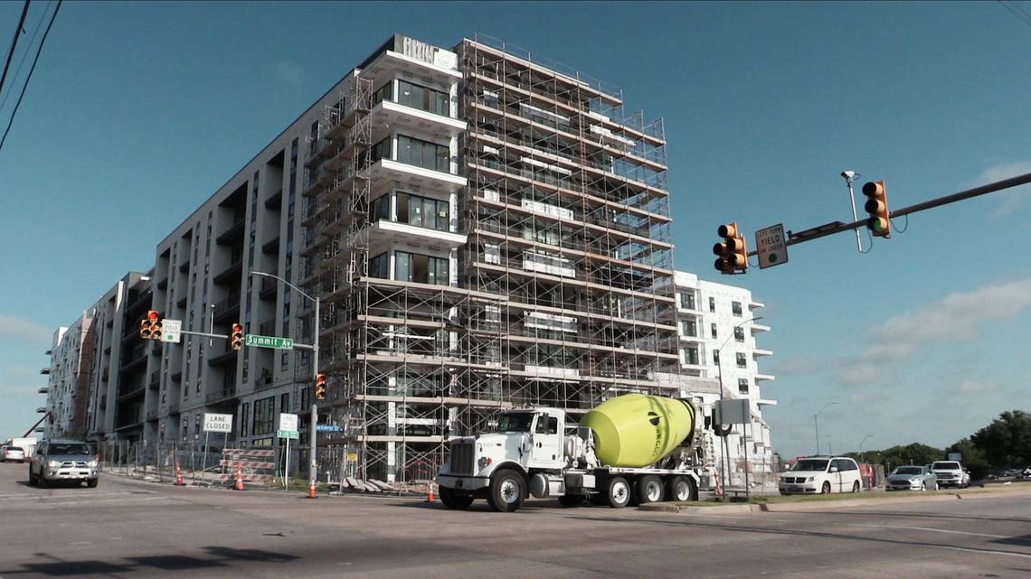 Broadstone 5th and Summit, at 500 Pier One Way, is one of several new upscale apartments under construction or completed all around downtown Fort Worth.