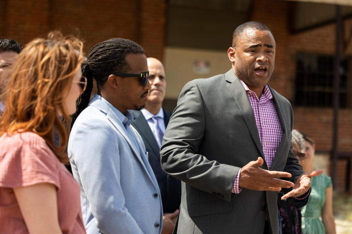 U.S. Rep. Marc Veasey, D-Fort Worth (right), asked the Justice Department to review Tarrant County election issues.